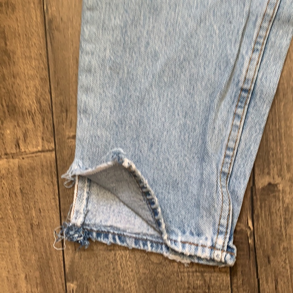 Levis Vintage Mom jeans - Picture 5 of 11